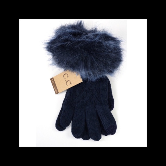 Fur Cuff CC Gloves - Picture 4 of 5